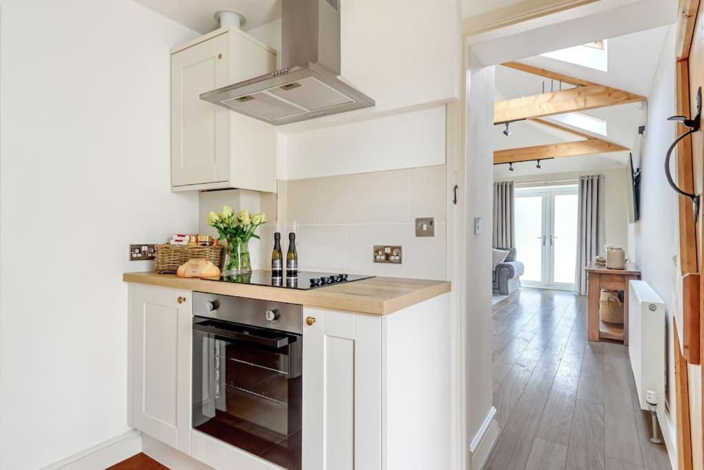 The Cowshed Apartment Farmborough Exterior foto